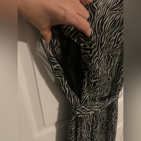 Zebra print dress- size 14 - Picture 5 of 6